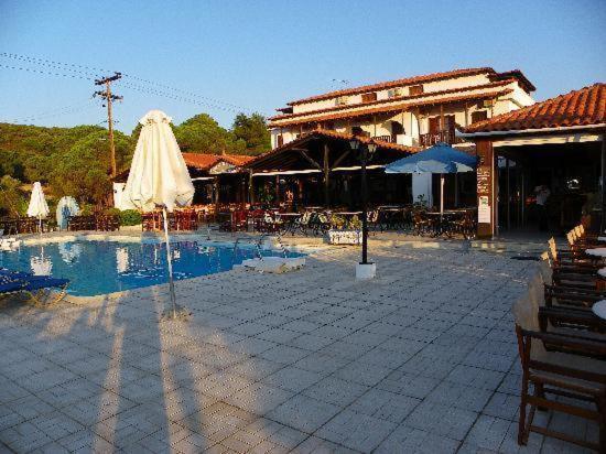 Golden Beach Koukounaries ภายนอก รูปภาพ